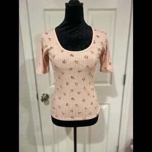 Fitted Elbow-Sleeve Rib-Knit Light Pink Floral T-Shirt